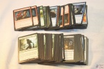 Lote com cerca de 200 cartas de Magic, tem cartas sortidas de todas as cores, contém uma carta rara. Ótimo para iniciantes e jogadores casuais.