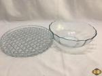 Lote de prato de bolo em vidro padrão ponta de diamante e bowl pirex. Medindo o pirex 23cm de diâmetro x 8,5cm de altura.