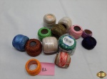 Lote com diversas linhas para bordado.