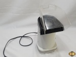 Pipoqueira da Cuisinart, modelo CPM-100W. 120v60Hz 1500W.