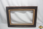 Moldura em madeira trabalhada. Medindo a moldura 73,5cm x 51,5cm para tela com 56cm x 33,5cm.