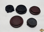 Lote de 6 peanhas em madeira entalhada. Medindo a maior 7,5cm de diâmetro interno.