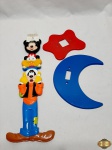 Lote composto de 3 espelhos para interruptor de quarto infantil e 1 coçador de costas com Pateta, Pato Donald e Mickey. O espelho que não aparece na foto é na cor azul na forma de meia lua e serve para 1 tomada ou 2 interruptores, seção 3,5x3cm