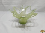 Enfeite, fruteira, centro de mesa da Cristalli, artesanato em cristal. Medindo 28,5cm de diâmetro x 17,5cm de altura.