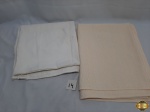 Lote de Cozinha. Composto por 2 toalhas de mesa.  Todos em ótimo estado. Medindo uma delas: 170 X 120 CM.