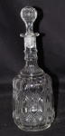 Garrafa licoreira em vidro  lapidado altura 34 cm ( perfeito estado)