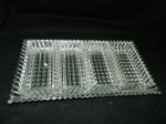 Porta salgados em cristal serrilhado  com 4 recipientes  medindo 33 cm