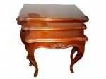Mesas dita "Ninho"   em madeira  nobre  estilo inglês medindo 64 x 41 x 53 cm , 5e x 40 x 50 cm e 45 x 36 x 48 cm