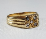 Antigo anel português em prata revestida com ouro e pequenos diamantes de tons variados. Aro 14