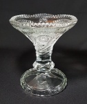 Antiga fruteira em cristal moldado no incomum formato de corneta. med. 18 x 17 cm