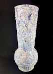 ANOS 50 / 60 - Grande vaso artístico italiano em porcelana texturizada e pintada a mão. Alt. 51 cm.