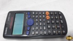Calculadora Casio cientifica modelo FX-83GT plus, bateria solar em otimo estado de conservação. Medindo 16,5cmx8cm