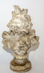 Antiga escultura em mármore na forma de dama, No estado. 45 cm.