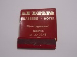 FILUMENIA - ANTIGA CAIXA DE FÓSFOROS DE BOLSO " LE DELTA BRASSERIE - HOTEL " CONTEM OS PALITOS