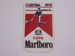 ANTIGO ADESIVO ( PERFEITO ) COPA MARLBORO # CURITIBA 1975 DIMENSÕES 13,5 x 8,0 cm