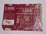 ANTIGA EMBALAGEM DE CIGARROS " L A R K " U.S.A