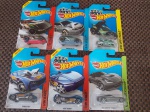 LOTE CONTENDO 6 CARTELAS ( CARRINHOS E MOTO ) HOTWHEELS MATERIAL EM EXCELENTE ESTADO DE CONSERVAÇÃO