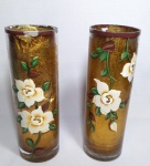 Par de vasos estilo art deco em vidro ao gosto veneziano decorado com flores, alt: 30cm (pintura interna no estado)
