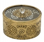 Grande caixa estilo colonial ingles, em metal dourado filigranado c/ rosáceas e acantos, tampa em vidro, 18 x 9cm.