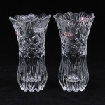 Par de vasos, estilo art deco em cristal lapidado.