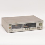 COLECIONISMO - Gradiente - Stereo Cassete Deck modelo C424 - Caixa e aplicações em metal Não testado - Med: 42 x 25 x 11cm