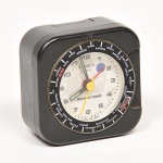 COLECIONISMO - Casio - Despertador modelo  World time a quartzo, caixa em material sintético. Med: 7 x 7 x 4cm