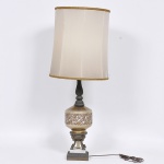 Antigo Abajour francês com estrutura em bronze ricamente cinzelado, coluna central adornada com bojo em vidro artístico decorado com motivos fitomórficos e cúpula em pergaminho com bordas bordadas em fio dourado. Med: 96cm de altura