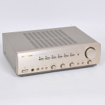 COLECIONISMO - Amplificador estéreo manufatura Marantz Modelo 80PM63 caixa em metal prateado (Sem Garantia de Funcionamento) Med 30 x 42 x 13cm