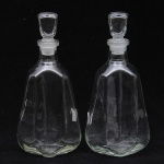 Par de licoreiras estilo art deco em demi cristal europeu. Med: 26cm
