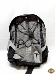 Mochila com 2 divisões em nylon cinza e preto da marca Karrimor. Medindo 48cm x 35cm.