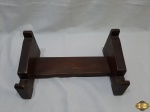 Porta bíblia em madeira. Medindo 41,5cm de largura x 17cm de altura. Com restauro no lado esquerdo.