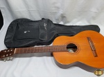 Violão Di Giorgio Classico Acustico 18 Estudante, necessita de corda. No estojo original, em ótimo estado de conservação.