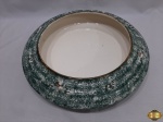 Fruteira, centro de mesa em porcelana Mauá Trenzinho verde floral. Medindo 38cm de diâmetro x 8,5cm de altura.