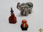 Lote de 4 enfeites em materiais diversos. Medindo o elefante 10cm de altura.