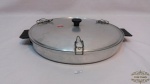 Assadeira de pizza em aço inox.Medidas: 18 cm diametro.