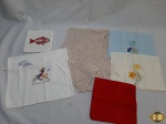 Lote de paninhos de cozinha. Composto por 1 saquinho para pão, 1 caminho de mesa em crochê,etc. Caminho de mesa medindo: 180 X 25 CM.