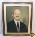 Quadro óleo sobre tela, pintura de homem de terno, assinado Nena. Medindo a moldura 81cm x 70cm e a tela 60cm x 49cm.