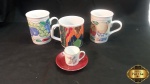 Lote de 3 canecas e xícara de café em porcelana.