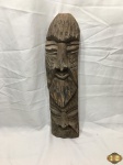 Entalhe indígena em madeira rústica. Medindo 52cm de comprimento.