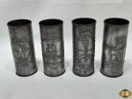 Jogo de 4 canecas em lata argentina. Medindo 16cm de altura.