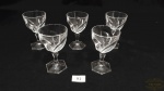 5 taças para licor em cristal. Medida 9 cm altura,  5 cm diametro