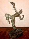 Samuel Lipchitz  - Escultura em Bronze reproduzindo encantadora de Serpente, com base em mármore  assinada com 43 cm de altura.  Esta escultura foi fotografada e provavelmente fará parte do próximo Livro Statuettes.