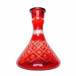 Bela e robusta garrafa em Demi Cristal Double cor vermelho. Lapidação geométrica com linhas cruzadas e círculos. Exemplar de coleção e em excelente estado. Presença de pequenos arranhões, nada que tire a beleza do exemplar.. Dimensões: 24,5 cm altura x 19,5 cm diâmetro.