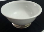 Vaso decorativo em porcelana  Germer com base em metal marcado - Diâmetro: 31 cm e Atura: 14 cm