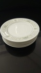 Lote com seis pires  em porcelana Sumire Hanover 4867 Japan-  Diâmetro:  16 cm Lote com dois pires lascados.