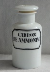 Antigo vidro farmacêutico Séc XIX  - Carbon de Ammoniac - circa 1900, em opalina branca, altura 20 cm.
