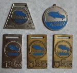 Lote com (5) peças contendo medalhas esportivas  modelos e tamanhos diversos.