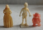 Colecionismo - Série de bonecos Walt Disney da Coca-cola com 3 bonecos brancos. Com 5 cm e 3cm cada. Raro.