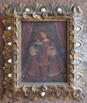 Quadro Cusquenho representando nossa senhora - óleo sobre tela colada em placa - com moldura dourada e espelho. Moldura no estado. Med. 28 x 36 sem moldura e 39cm x 46cm com moldura.