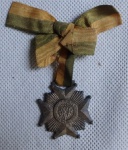 Medalha Irmãos Maristas com fitilho original. Med. 3cm x 4cm.